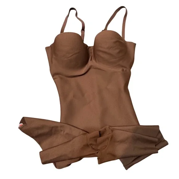 NWOT SKIMS Body Core Sculpt Underwire Mid Thigh Bodysuit Cocoa Shapewear Size S